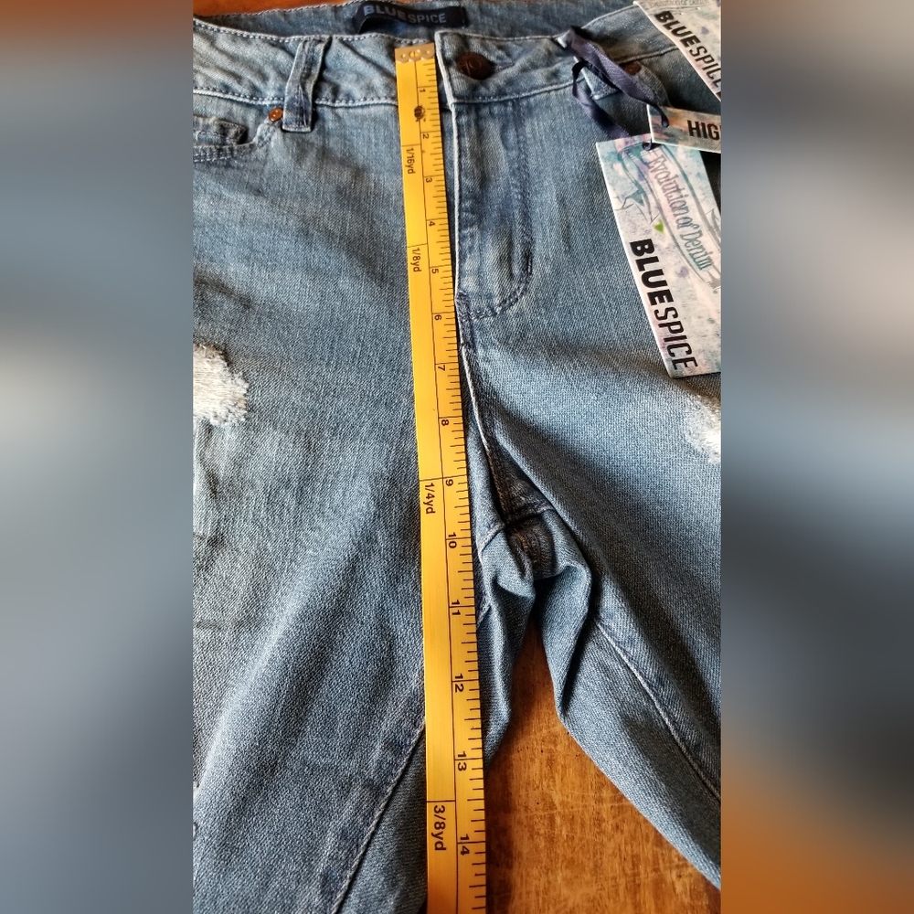 High Rise Distressed Jeans - Picture 7 of 8